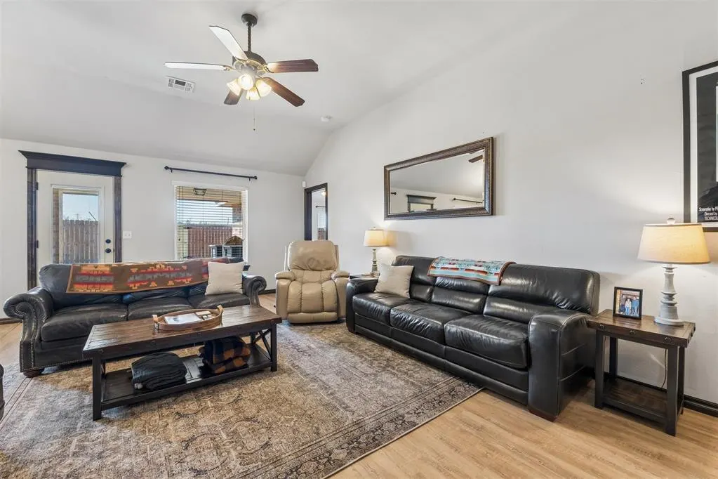 Photo 11 — 10628 SW 36th Street, Yukon, OK 73099