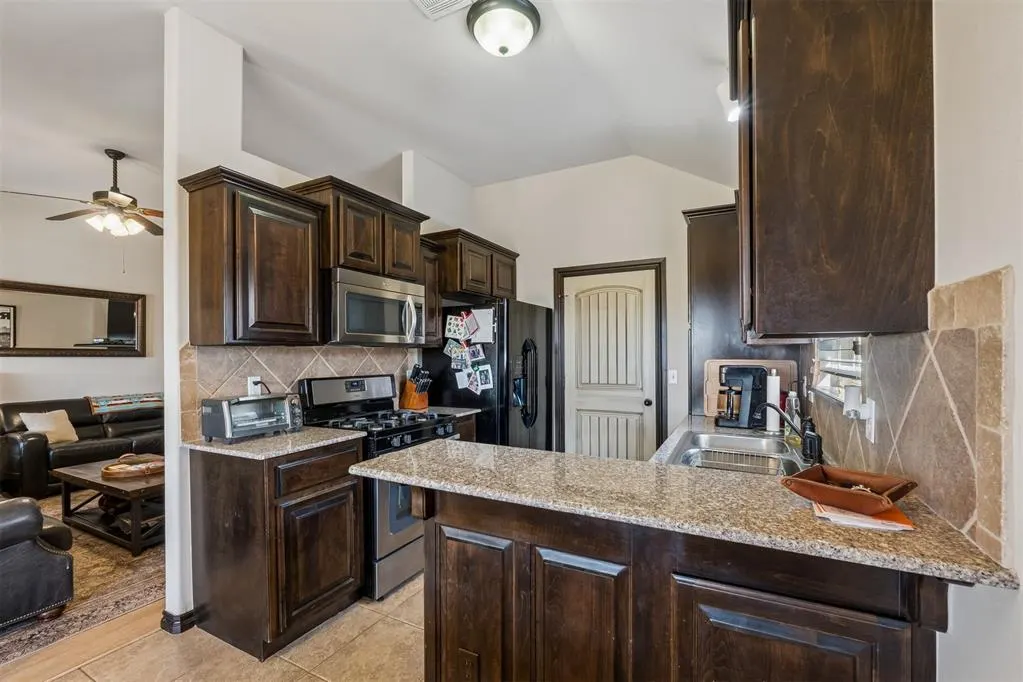 Photo 18 — 10628 SW 36th Street, Yukon, OK 73099