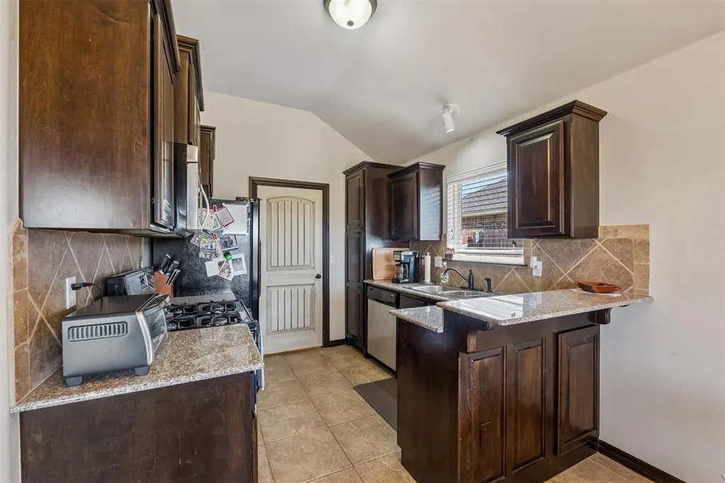 Photo 19 — 10628 SW 36th Street, Yukon, OK 73099