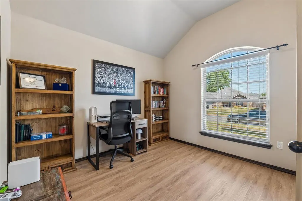 Photo 29 — 10628 SW 36th Street, Yukon, OK 73099