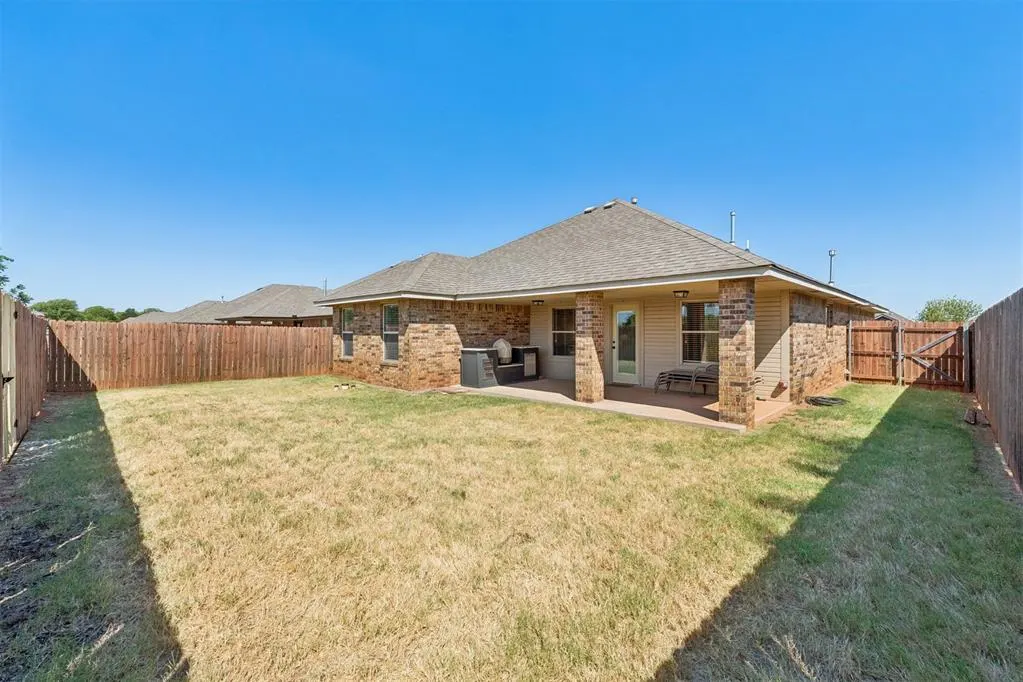 Photo 39 — 10628 SW 36th Street, Yukon, OK 73099