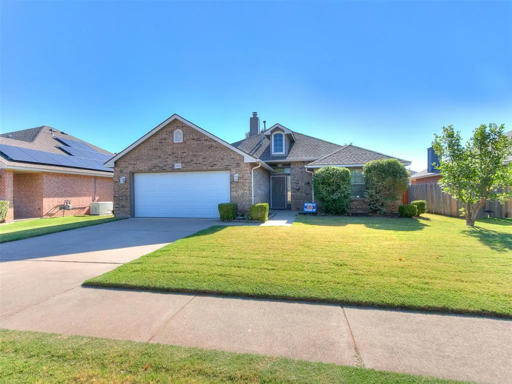 Front exterior — 2404 Vintage Park Lane, Yukon, OK 73099