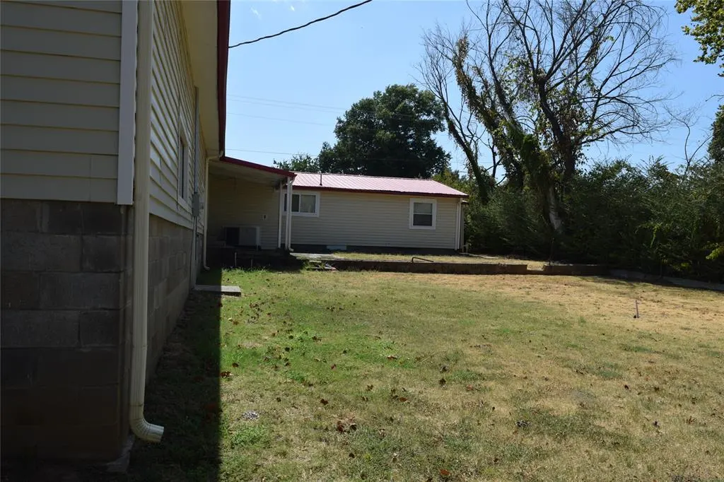 Photo 4 — 428599 Texanna Road, Porum, OK 74455