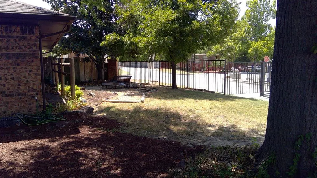 Photo 2 — 1700 Lionsgate Circle, Bethany, OK 73008