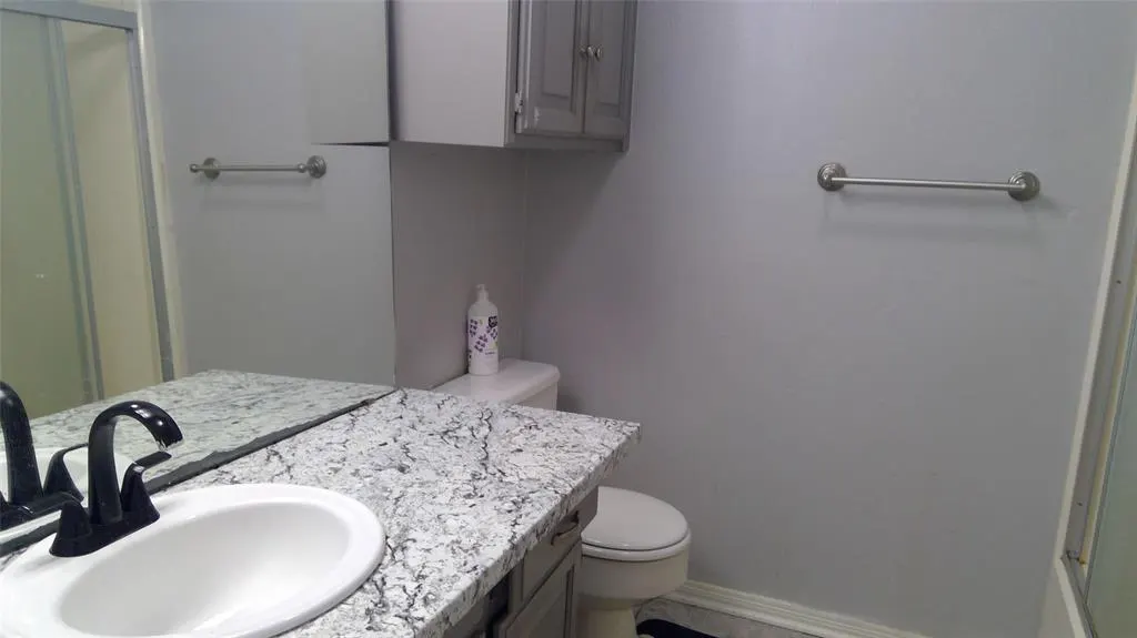 Photo 13 — 1700 Lionsgate Circle, Bethany, OK 73008