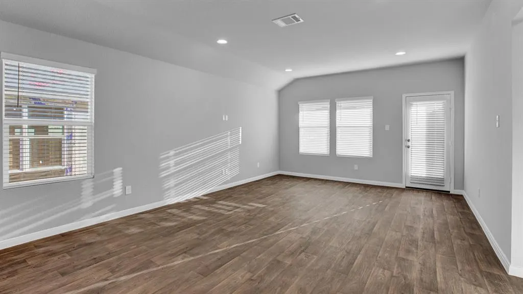 Photo 2 — 10525 Red Thistle Drive, Oklahoma City, OK 73114