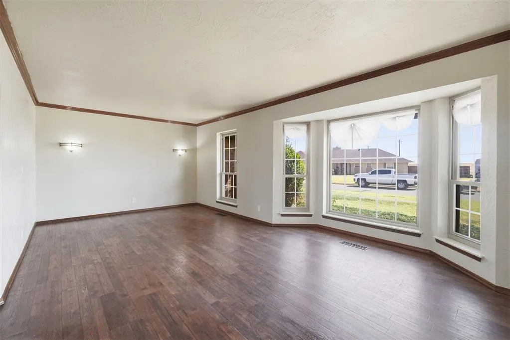 Photo 9 — 1619 Crestview Drive, Cordell, OK 73632