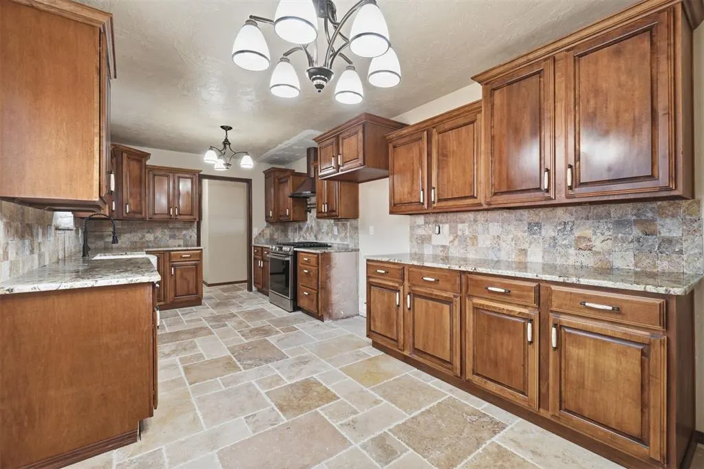 Photo 14 — 1619 Crestview Drive, Cordell, OK 73632