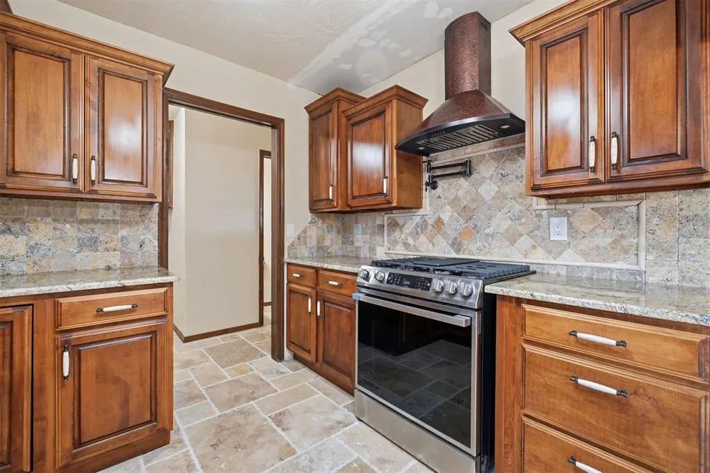 Photo 18 — 1619 Crestview Drive, Cordell, OK 73632