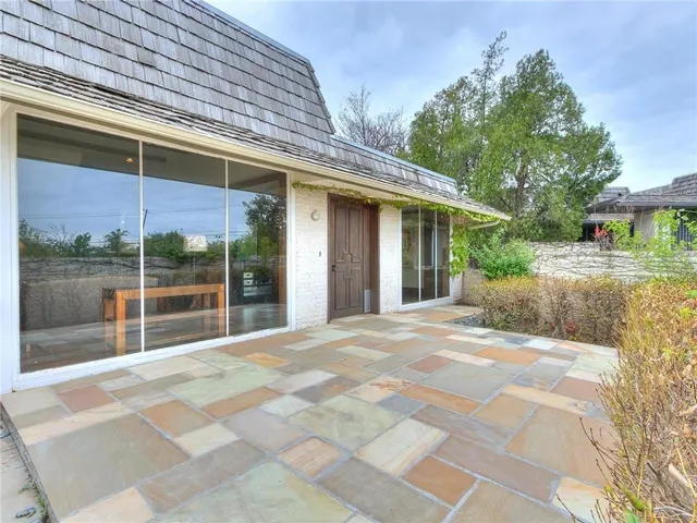 Photo 2 — 6303 Christon Court, Oklahoma City, OK 73118