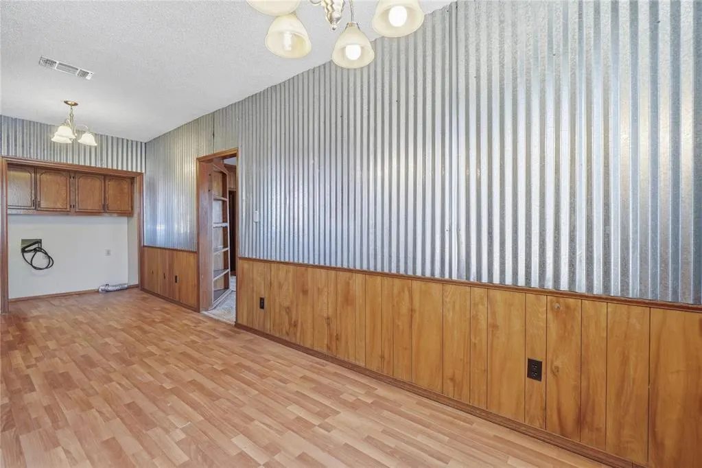 Photo 10 — 725 W Broadway Street, Mountain Park, OK 73552