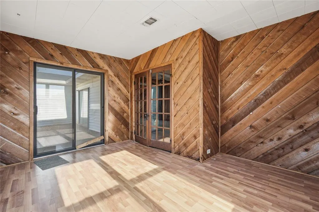 Photo 13 — 725 W Broadway Street, Mountain Park, OK 73552