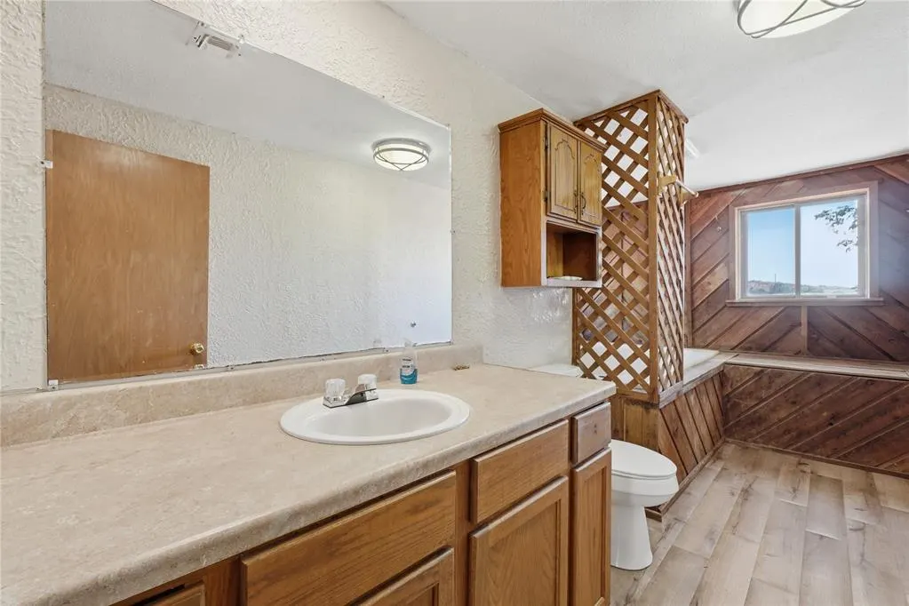 Photo 17 — 725 W Broadway Street, Mountain Park, OK 73552