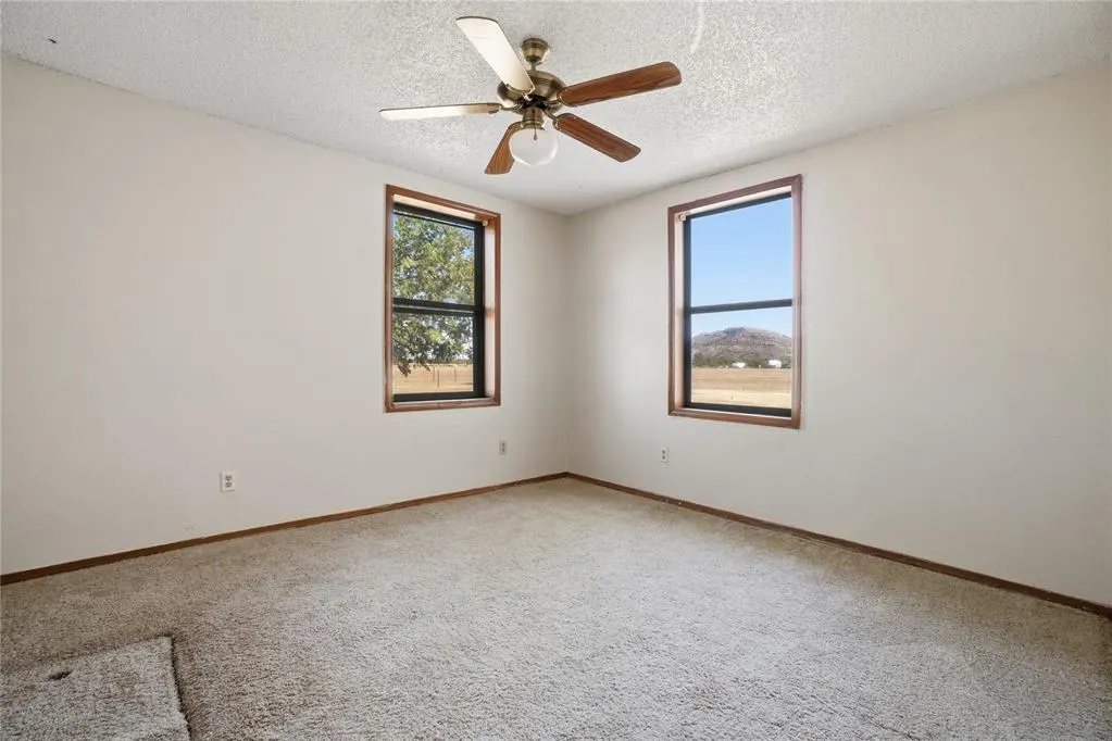 Photo 19 — 725 W Broadway Street, Mountain Park, OK 73552