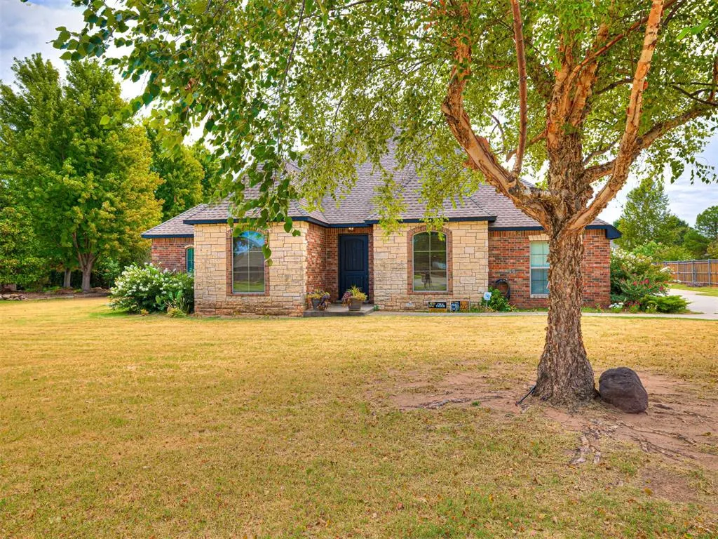 Front exterior — 4608 Shoreside Drive, Tuttle, OK 73089