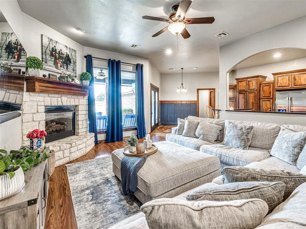 Photo 2 — 4608 Shoreside Drive, Tuttle, OK 73089