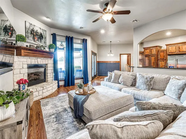 Photo 2 — 4608 Shoreside Drive, Tuttle, OK 73089