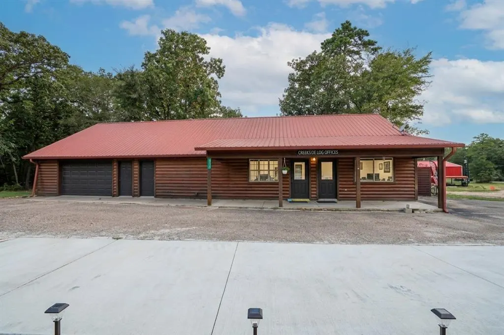 Front exterior — 8041 N Us Highway 259, Broken Bow, OK 74728