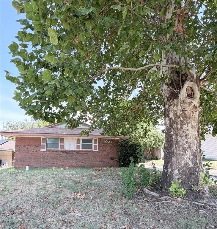 Photo 2 — 1029 W Peebly Drive, Oklahoma City, OK 73110