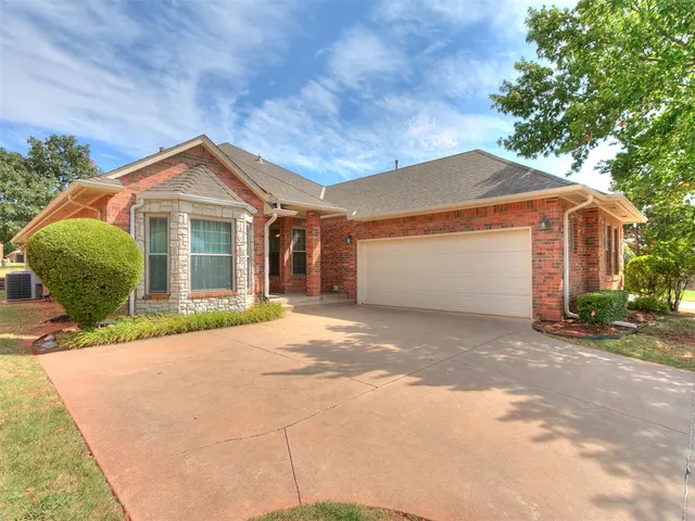 Photo 2 — 4013 NE 137th Street, Edmond, OK 73013
