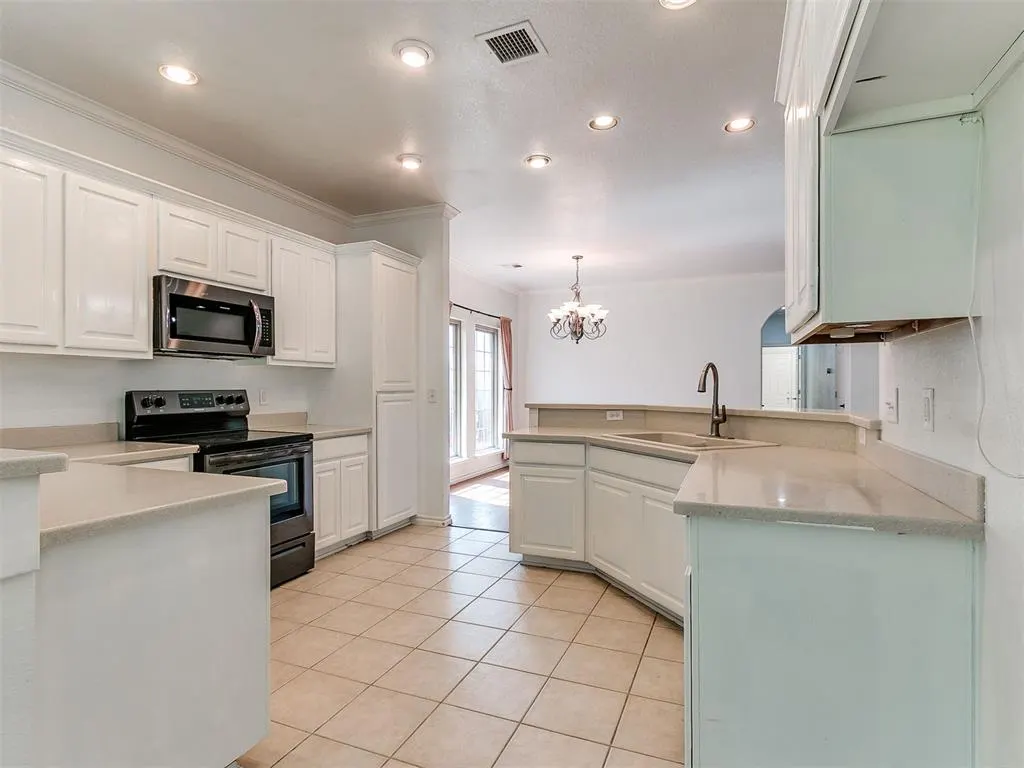 Photo 11 — 4013 NE 137th Street, Edmond, OK 73013