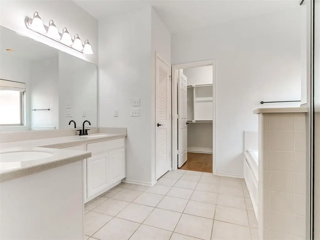 Photo 16 — 4013 NE 137th Street, Edmond, OK 73013