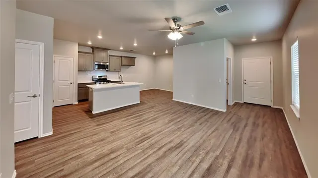 Photo 5 — 9329 NW 125th Street, Yukon, OK 73099