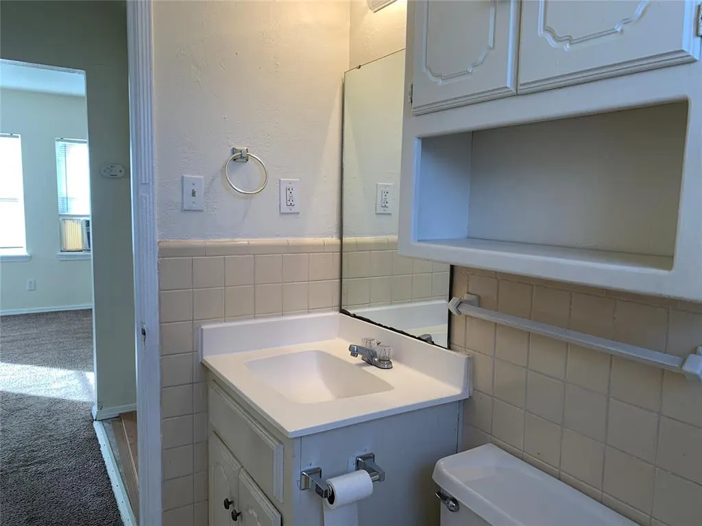 Photo 6 — 553 E Indian Drive, Oklahoma City, OK 73110