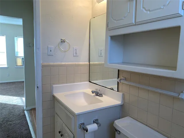 Photo 6 — 553 E Indian Drive, Oklahoma City, OK 73110