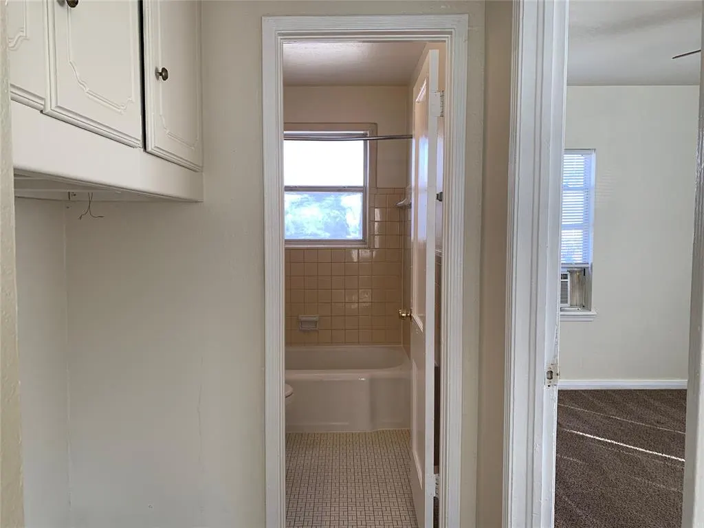 Photo 8 — 553 E Indian Drive, Oklahoma City, OK 73110