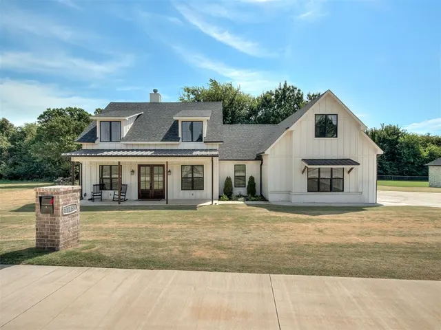 Photo 2 — 11755 Muirfield Lane, Guthrie, OK 73044