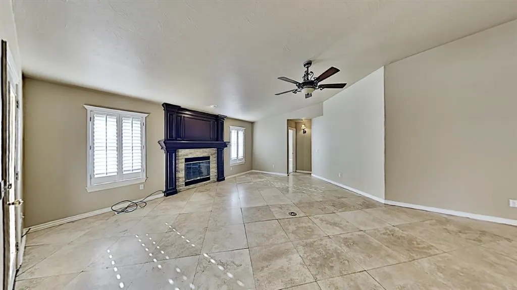 Photo 8 — 6808 Sandlewood Drive, Oklahoma City, OK 73132