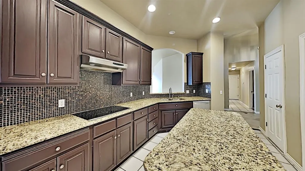 Photo 11 — 6808 Sandlewood Drive, Oklahoma City, OK 73132