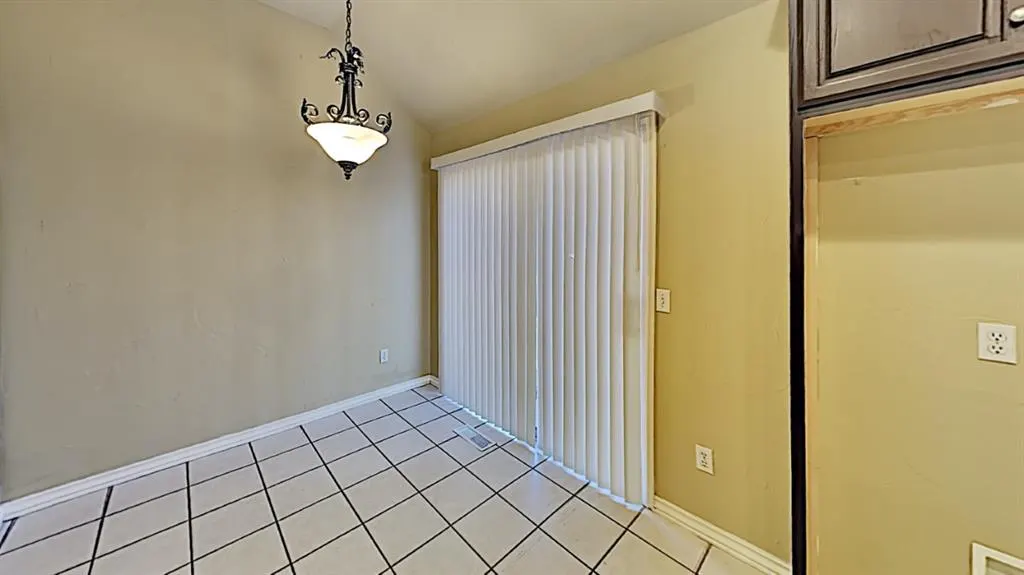 Photo 13 — 6808 Sandlewood Drive, Oklahoma City, OK 73132