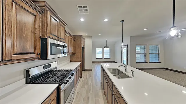 Photo 8 — 5521 Cheyenne Road, Warr Acres, OK 73132