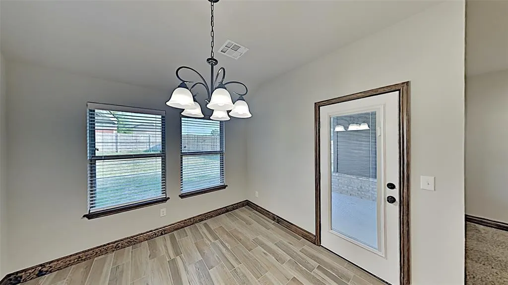 Photo 9 — 5521 Cheyenne Road, Warr Acres, OK 73132