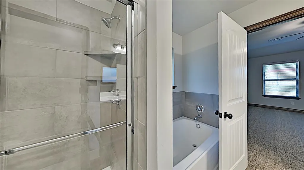 Photo 12 — 5521 Cheyenne Road, Warr Acres, OK 73132