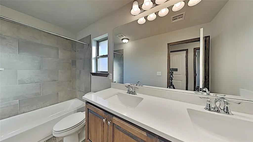 Photo 14 — 5521 Cheyenne Road, Warr Acres, OK 73132