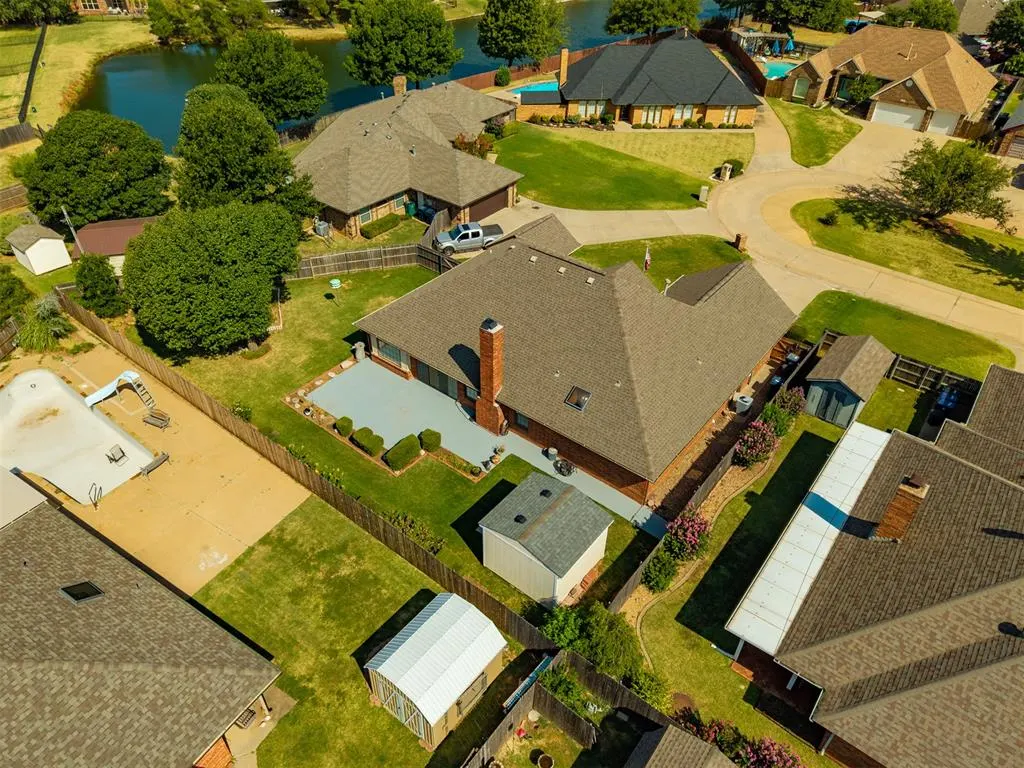 Photo 4 — 11221 Kingsgate Drive, Oklahoma City, OK 73170