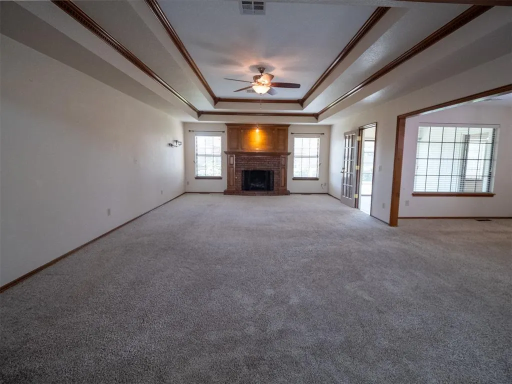 Photo 8 — 11221 Kingsgate Drive, Oklahoma City, OK 73170
