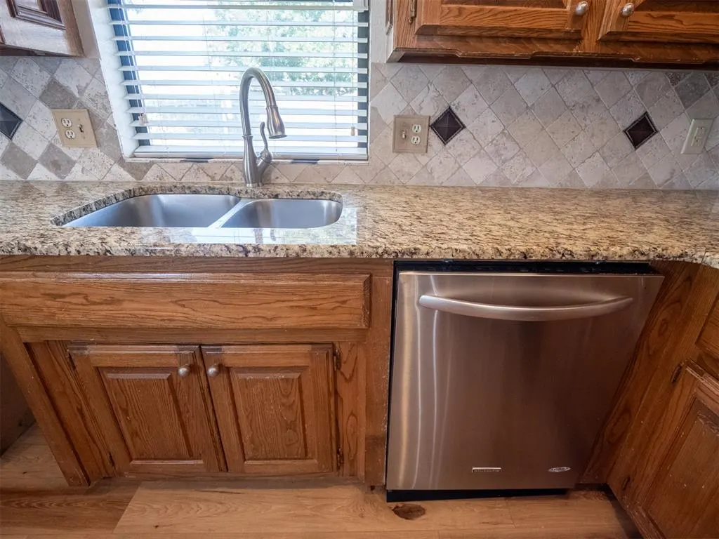 Photo 18 — 11221 Kingsgate Drive, Oklahoma City, OK 73170
