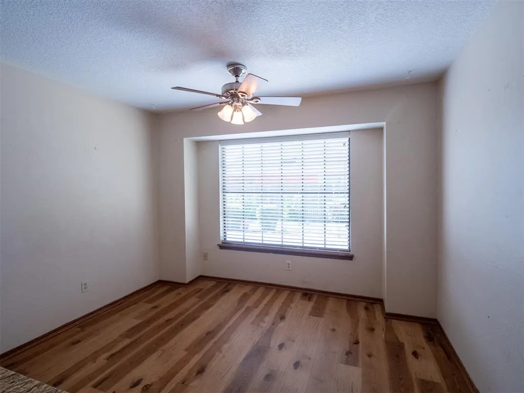 Photo 21 — 11221 Kingsgate Drive, Oklahoma City, OK 73170