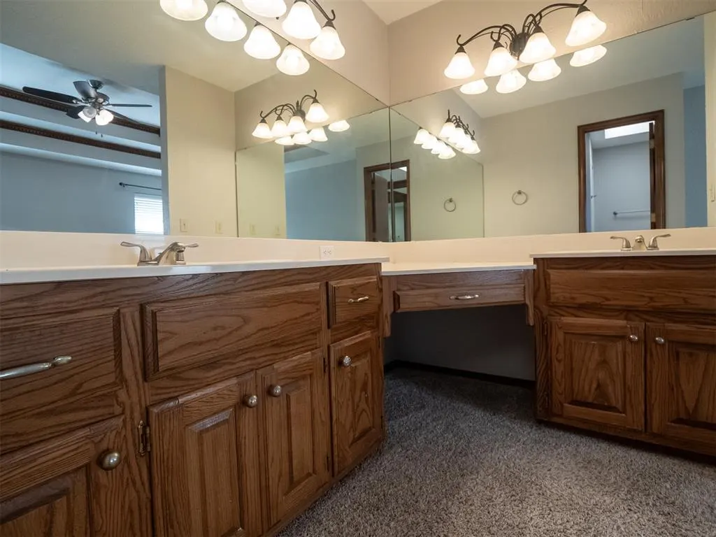 Photo 27 — 11221 Kingsgate Drive, Oklahoma City, OK 73170
