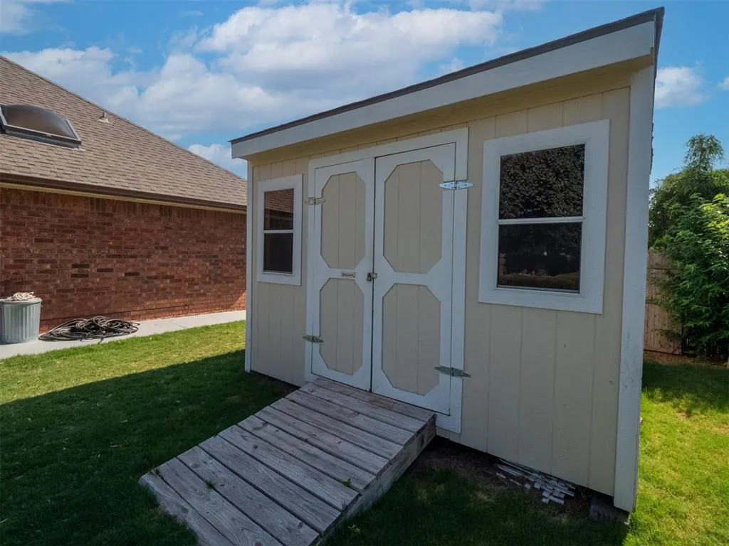 Photo 39 — 11221 Kingsgate Drive, Oklahoma City, OK 73170