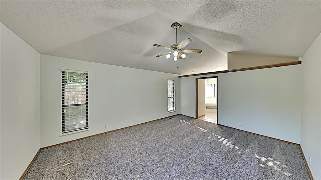 Photo 11 — 10001 Kay Ridge, Yukon, OK 73099
