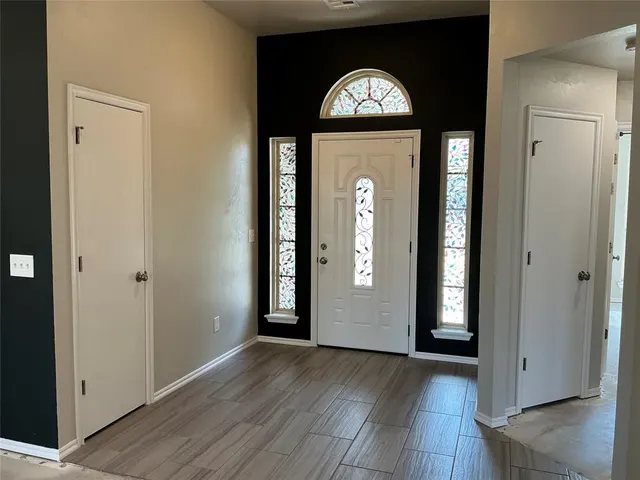 Photo 3 — 16000 Vicki Drive, Oklahoma City, OK 73170