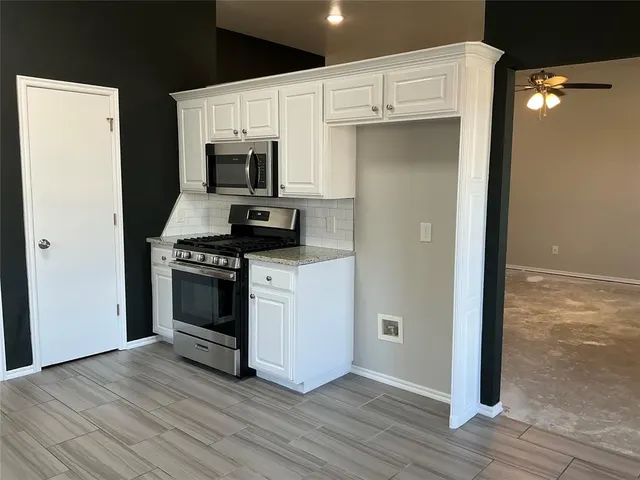 Photo 7 — 16000 Vicki Drive, Oklahoma City, OK 73170