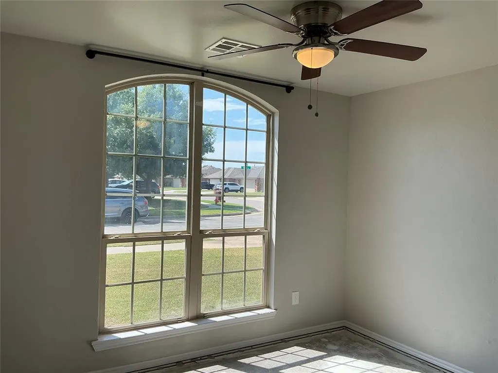 Photo 13 — 16000 Vicki Drive, Oklahoma City, OK 73170