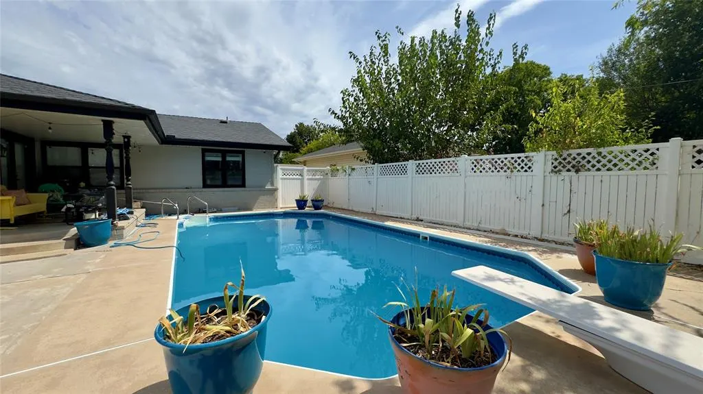 Photo 4 — 2136 Erin Place, Oklahoma City, OK 73120