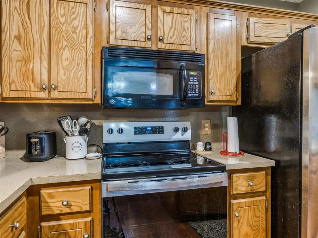 Photo 11 — 1808 SE 15th Street, Moore, OK 73160